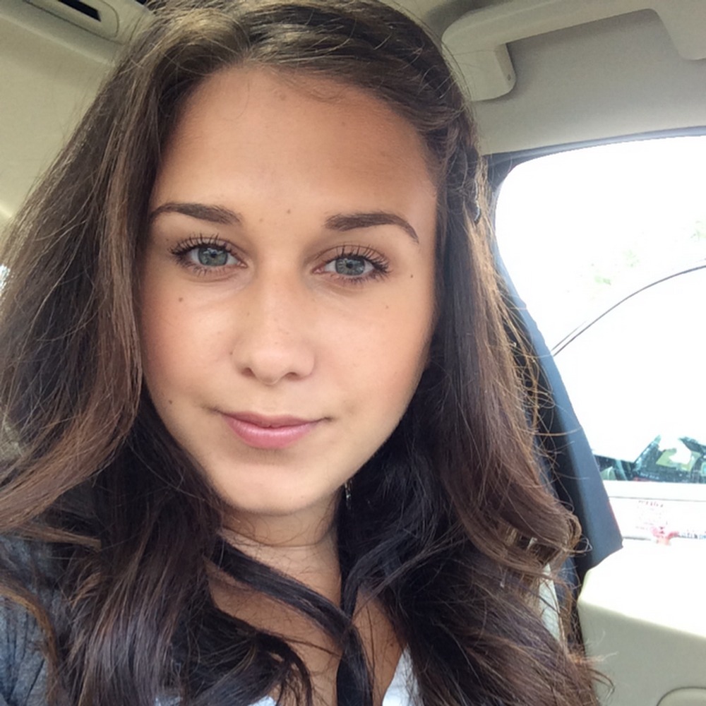 Meet your Posher, Sarina